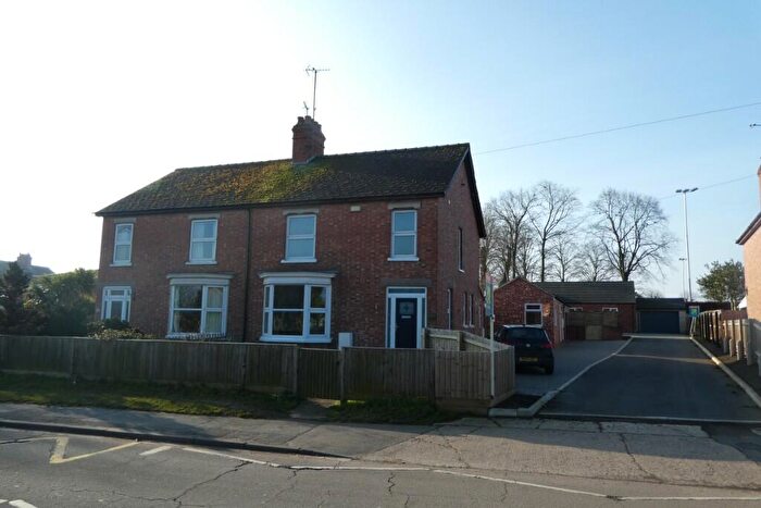 3 Bedroom Semi Detached House To Rent In Abbey Road, Bourne, Lincolnshire, PE10
