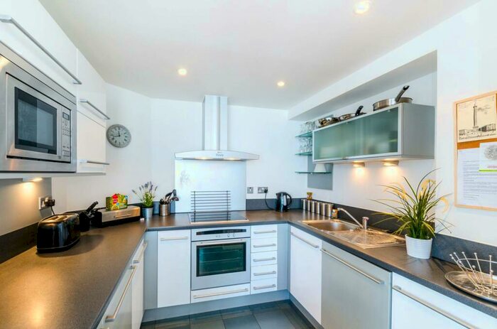 1 Bedroom Flat To Rent In Orion Point, Canary Wharf, London, E14