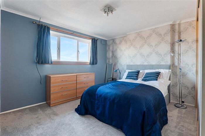 2 Bedroom Semi-Detached House For Sale In Vardar Avenue, Clarkston, G76