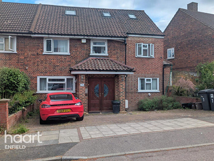 7 Bedroom Terraced House To Rent In George Crescent, London, N10
