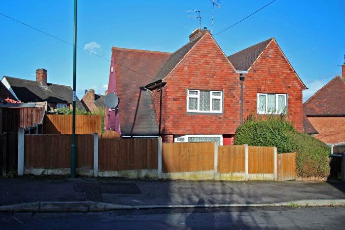 3 Bedroom Semi-Detached House To Rent In Flintham Drive, Sherwood, Nottingham, NG5