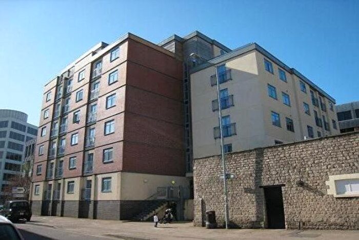 1 Bedroom Flat To Rent In Wellington Street, Swindon, SN1