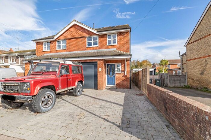 4 Bedroom Semi Detached House For Sale In Cudworth Road, Ashford, TN24