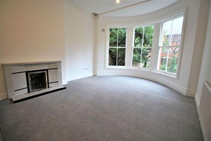 1 Bedroom Flat To Rent In Lancaster Avenue, L17