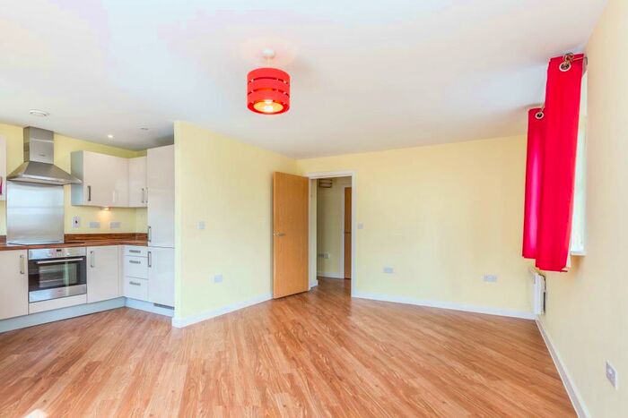 2 Bedroom Apartment To Rent In Viridian Square, Aylesbury, HP21