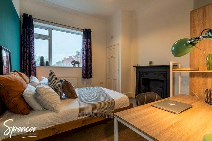 5 Bedroom Flat To Rent In Regents Street, CV32