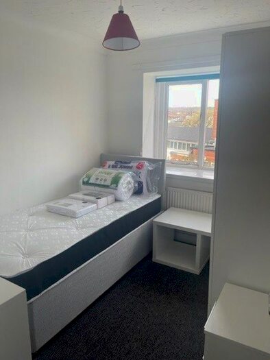 2 Bedroom Flat To Rent In Half Mile Close, Stanningley, Pudsey, LS28