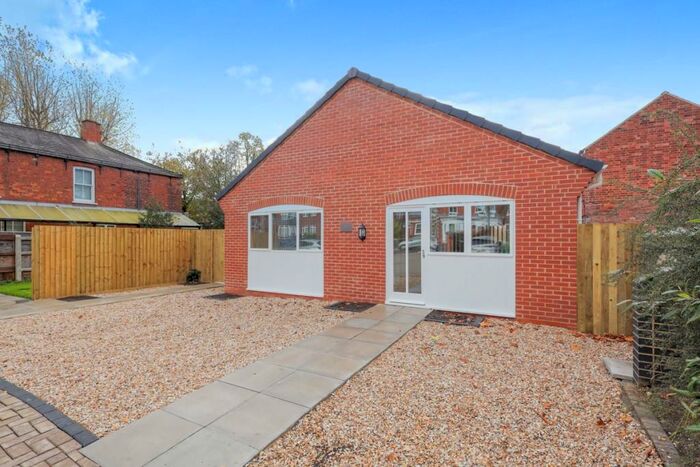 2 Bedroom Bungalow To Rent In Dudley Street, Grimsby, South Humberside, DN31