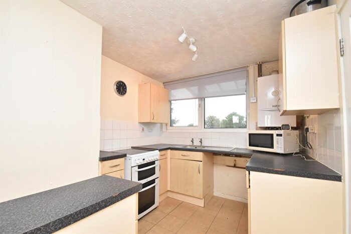 2 Bedroom Maisonette For Sale In Bermuda Road, Cambridge, CB4