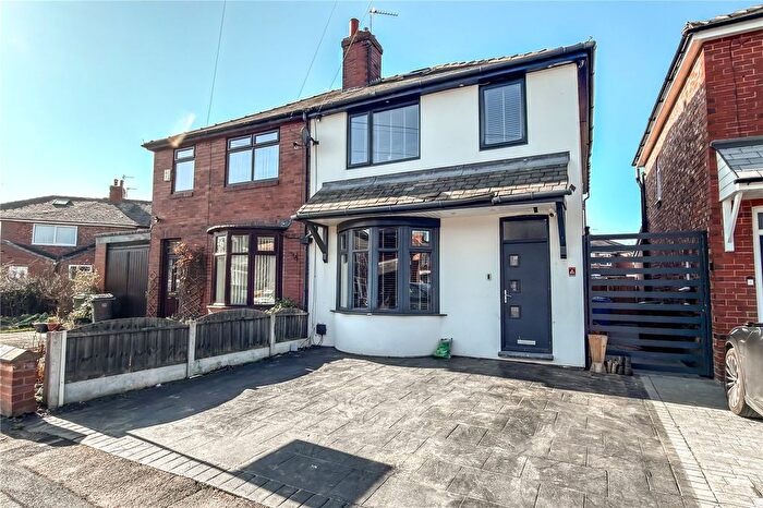 3 Bedroom Semi Detached House For Sale In Kew Road, Failsworth, Manchester, M35