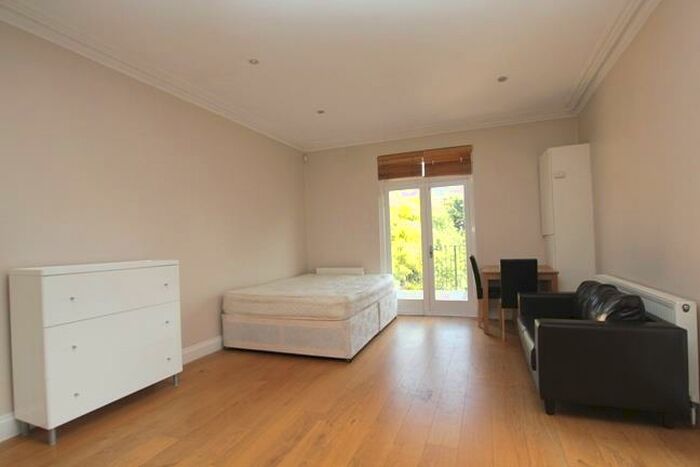 Studio To Rent In Gloucester Drive, Finsbury Park, N4