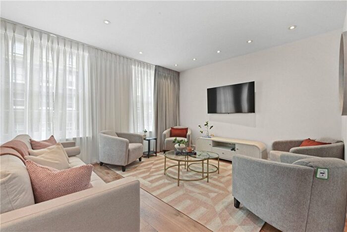 3 Bedroom Flat To Rent In Gloucester Place, London, W1U