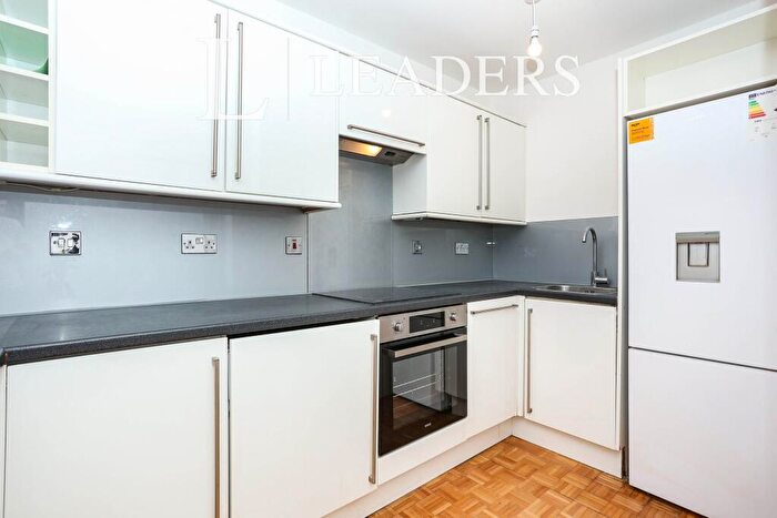 2 Bedroom Flat To Rent In Albemarle Road, Beckenham, BR3