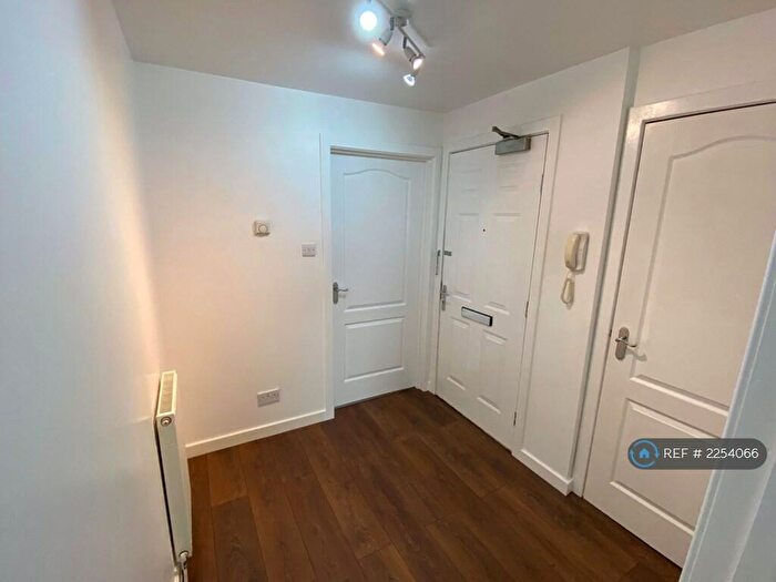 1 Bedroom Flat To Rent In Dalmarnock Drive, Glasgow, G40