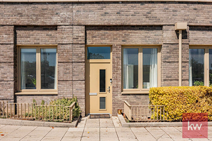 2 Bedroom Maisonette For Sale In York Road, Maidenhead, Berkshire, SL6