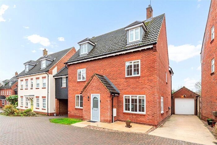 5 Bedroom Link Detached House For Sale In Nightingale Way, Sharnbrook, Bedfordshire, MK44