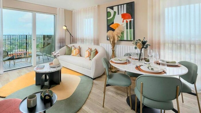 2 Bedroom Flat For Sale In Kidbrooke Village, Kidbrooke, SE3