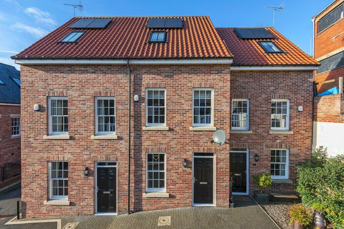 3 Bedroom Terraced House To Rent In Cathedral Court, Ripon, HG4