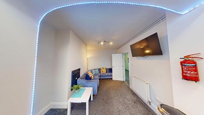 7 Bedroom Flat To Rent In Flat, Derby Road, Nottingham, NG1