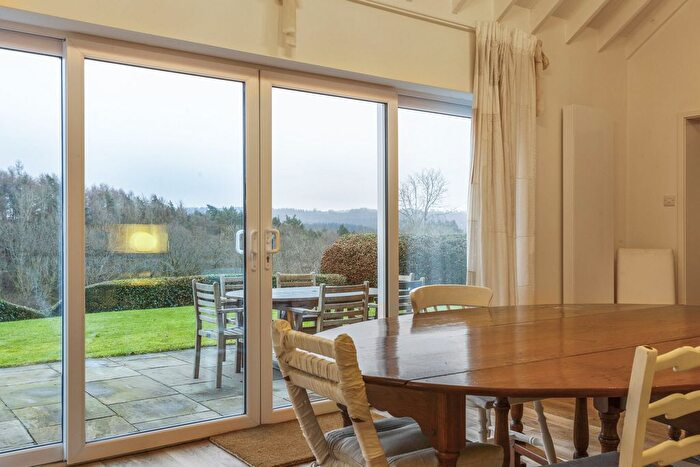 4 Bedroom Detached House For Sale In Midhurst Road, Haslemere, GU27