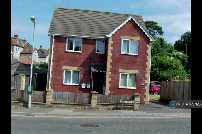 1 Bedroom Flat To Rent In Lodge Gardens, Yeovil, BA20