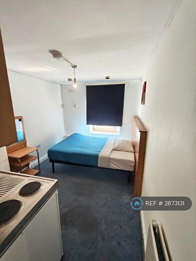 Studio To Rent In Dumfries St, Luton, LU1