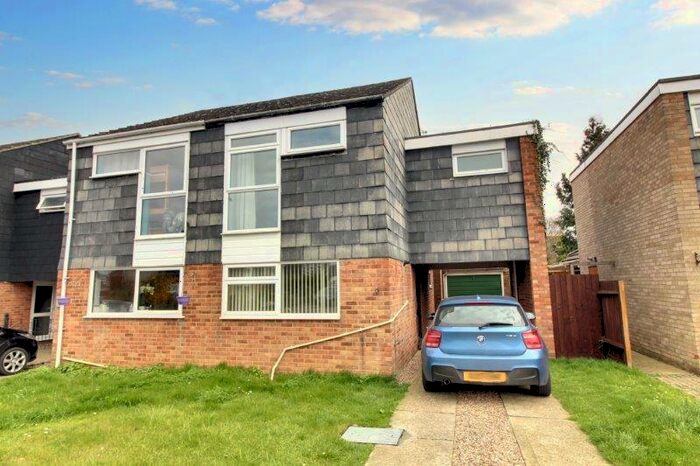 3 Bedroom Semi-Detached House To Rent In Hargrave Avenue, IP6