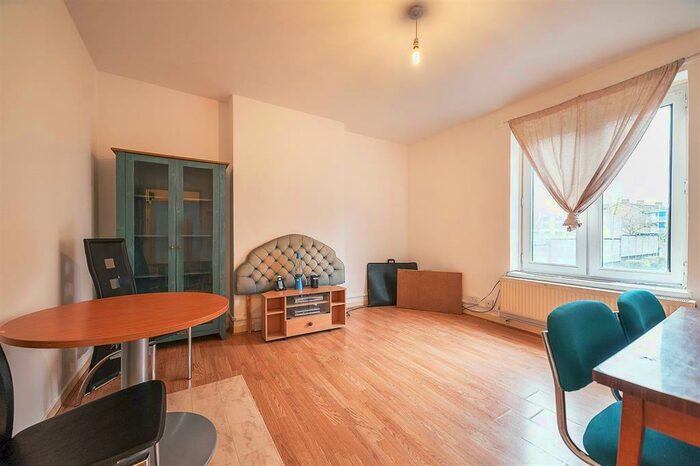 3 Bedroom Apartment To Rent In Polygon Road, London, NW1