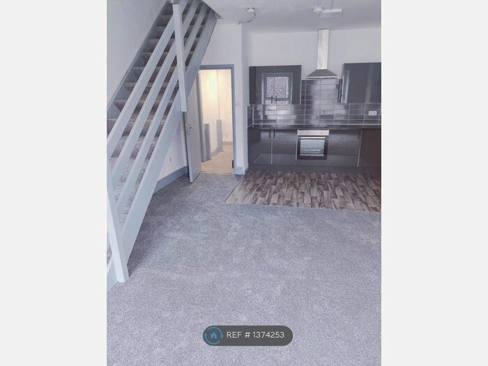 2 Bedroom Flat To Rent In Schofield Street, Waterfoot, Rossendale, BB4