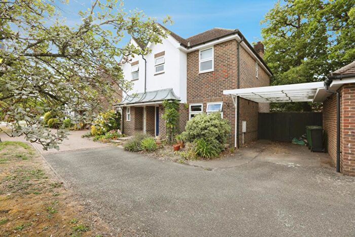 3 Bedroom Semi-Detached House For Sale In Middle Street, Betchworth, RH3