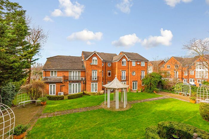 4 Bedroom End Of Terrace House To Rent In Brondesbury Park, London, NW6