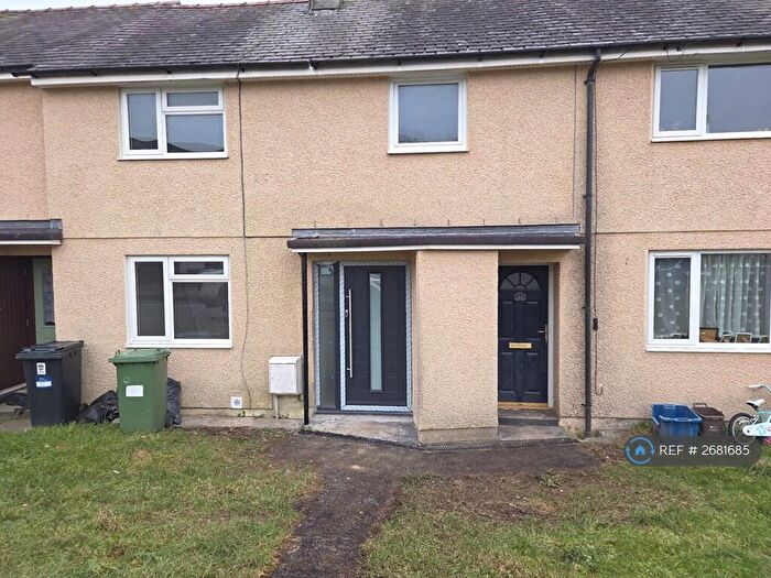 3 Bedroom Terraced House To Rent In Pencraig, Llangefni, LL77
