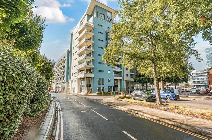 2 Bedroom Flat For Sale In Ocean Way, Ocean Village, Southampton, Hampshire, SO14