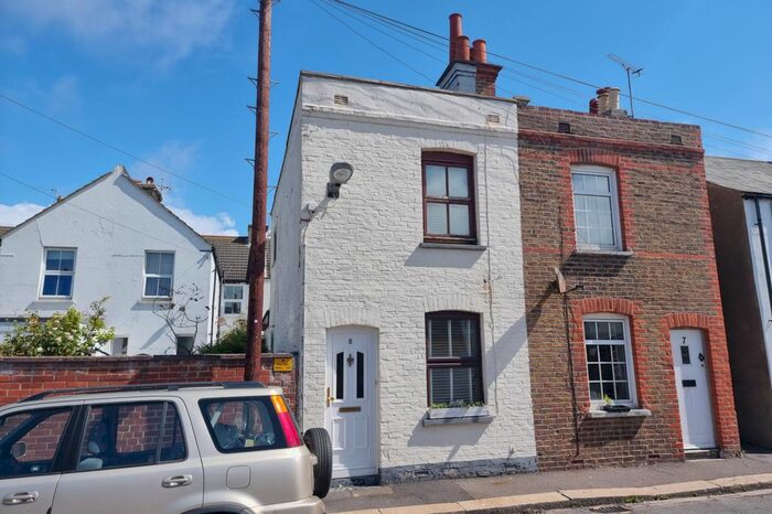 2 Bedroom Semi-Detached House To Rent In Oxford Street, Bognor Regis, West Sussex. PO21
