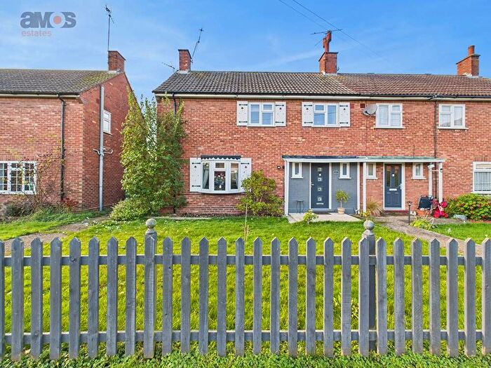 3 Bedroom Semi-detached House For Sale In Pulpits Close, Hockley, Essex, SS5