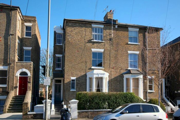 1 Bedroom Flat To Rent In Wimbledon Park Road, Southfields, London, SW18