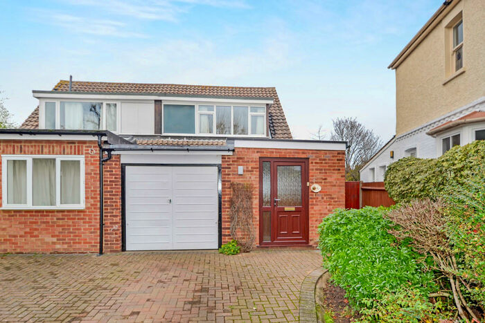 3 Bedroom Semi-Detached House To Rent In Derby Road, Surbiton, KT5