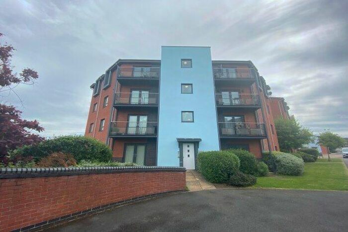 2 Bedroom Flat To Rent In Pear Tree Close, Lichfield, WS14