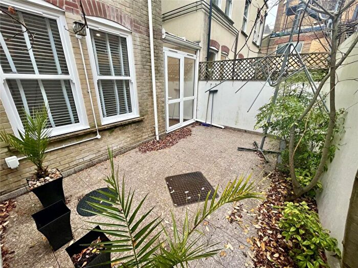 1 Bedroom Apartment To Rent In West Hill Road, Bournemouth, Dorset, BH2