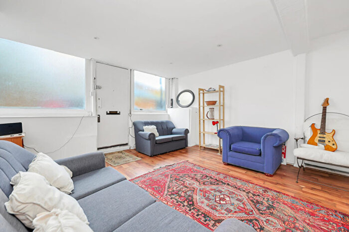 4 Bedroom Terraced House To Rent In Durham Row, London, E1