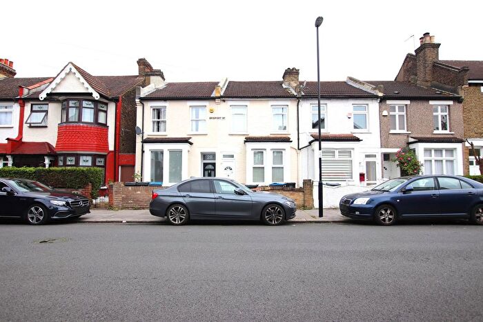 3 Bedroom Terraced House To Rent In Bridport Road, Thornton Heath, CR7