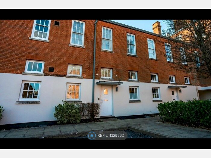 2 Bedroom Terraced House To Rent In East Mews, Knowle, Fareham PO17