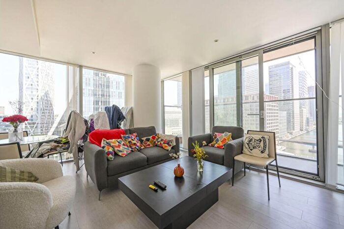 2 Bedroom Flat To Rent In Landmark West Tower, Canary Wharf, London, E14