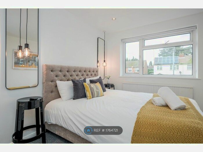 5 Bedroom Semi-Detached House To Rent In Wentworth Avenue, Ascot, SL5