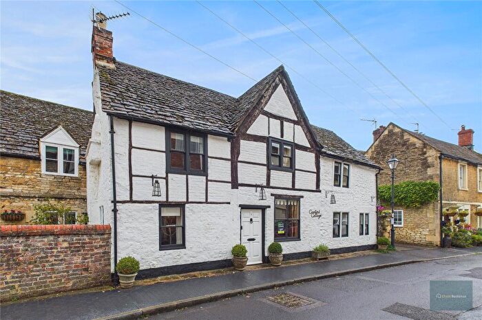 5 Bedroom Link Detached House For Sale In Church Walk, Melksham, SN12