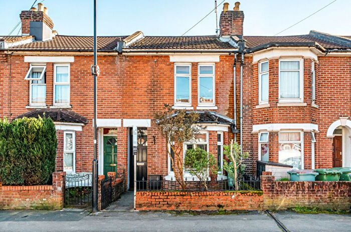 3 Bedroom Terraced House For Sale In English Road, Shirley, Southampton, Hampshire, SO15