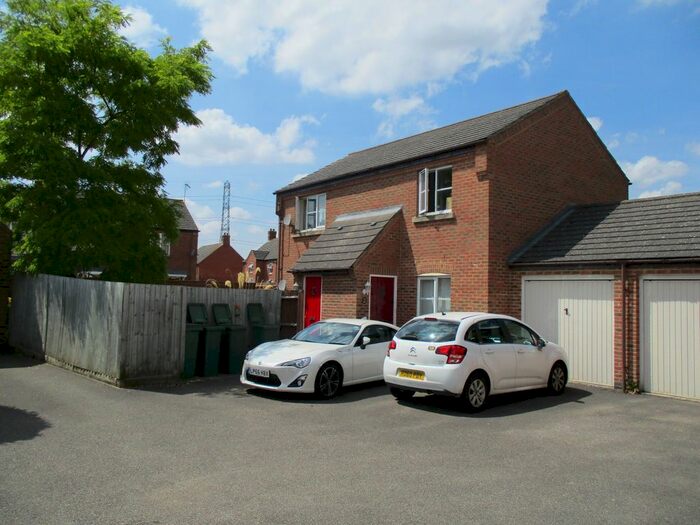 2 Bedroom Maisonette To Rent In Fairford Leys Way, Aylesbury, HP19