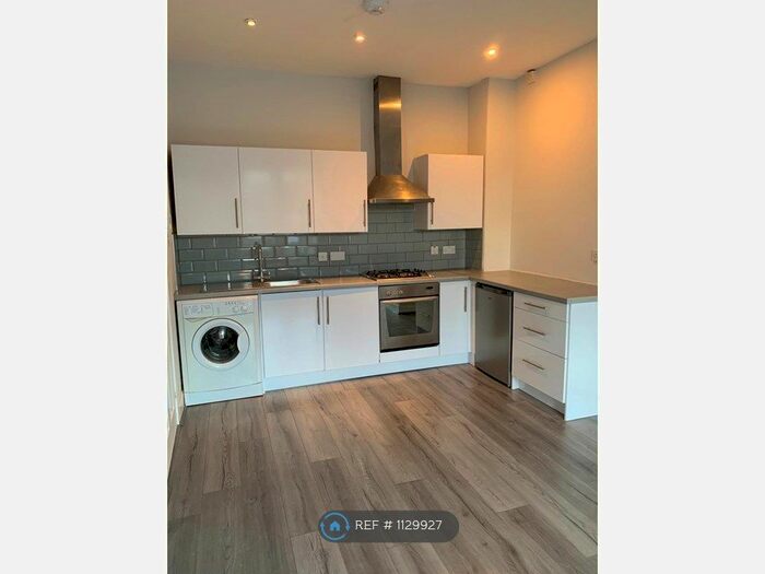 2 Bedroom Flat To Rent In Ramsay Road, Kirkcaldy KY1