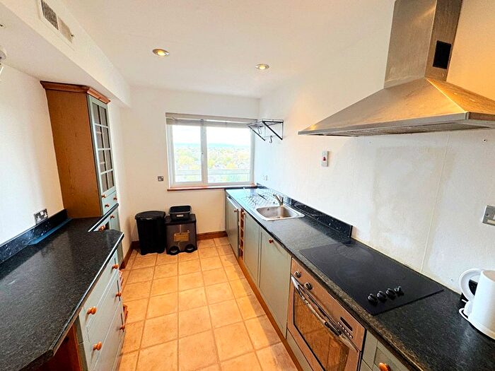 2 Bedroom Flat To Rent In Trull Road, Taunton, Somerset, TA1
