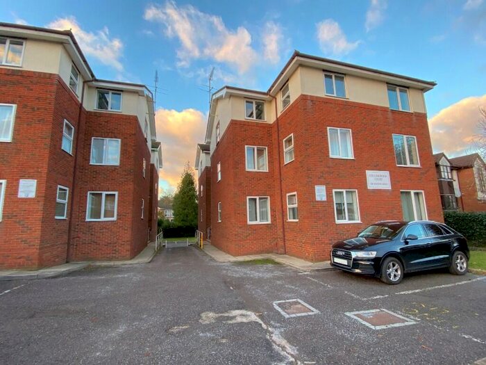 2 Bedroom Apartment To Rent In Station Road, New Barnet, EN5